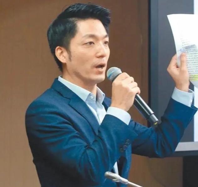 台北市长蒋万安最近撂了句狠话，说要是大陆军机继续在台海绕飞演习，他就要停掉办了十
