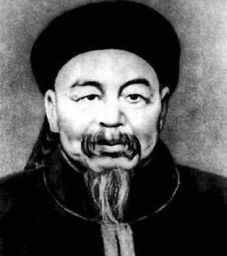 1881年，左宗棠一举收复新疆。慈禧问李莲英：“赏他些什么玩意呢？”李莲英笑道：