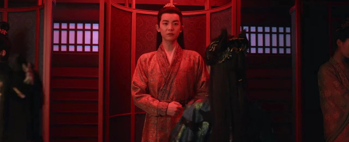 子夜归这个人皮长得好像李明德​​​