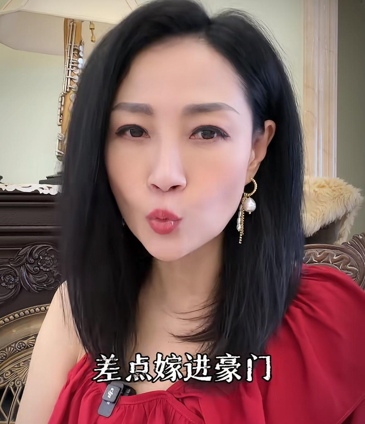 61岁港星杨玉梅自曝拍完《赌神》之后差点嫁入豪门之后惨被对方吓走，四个姨太太住