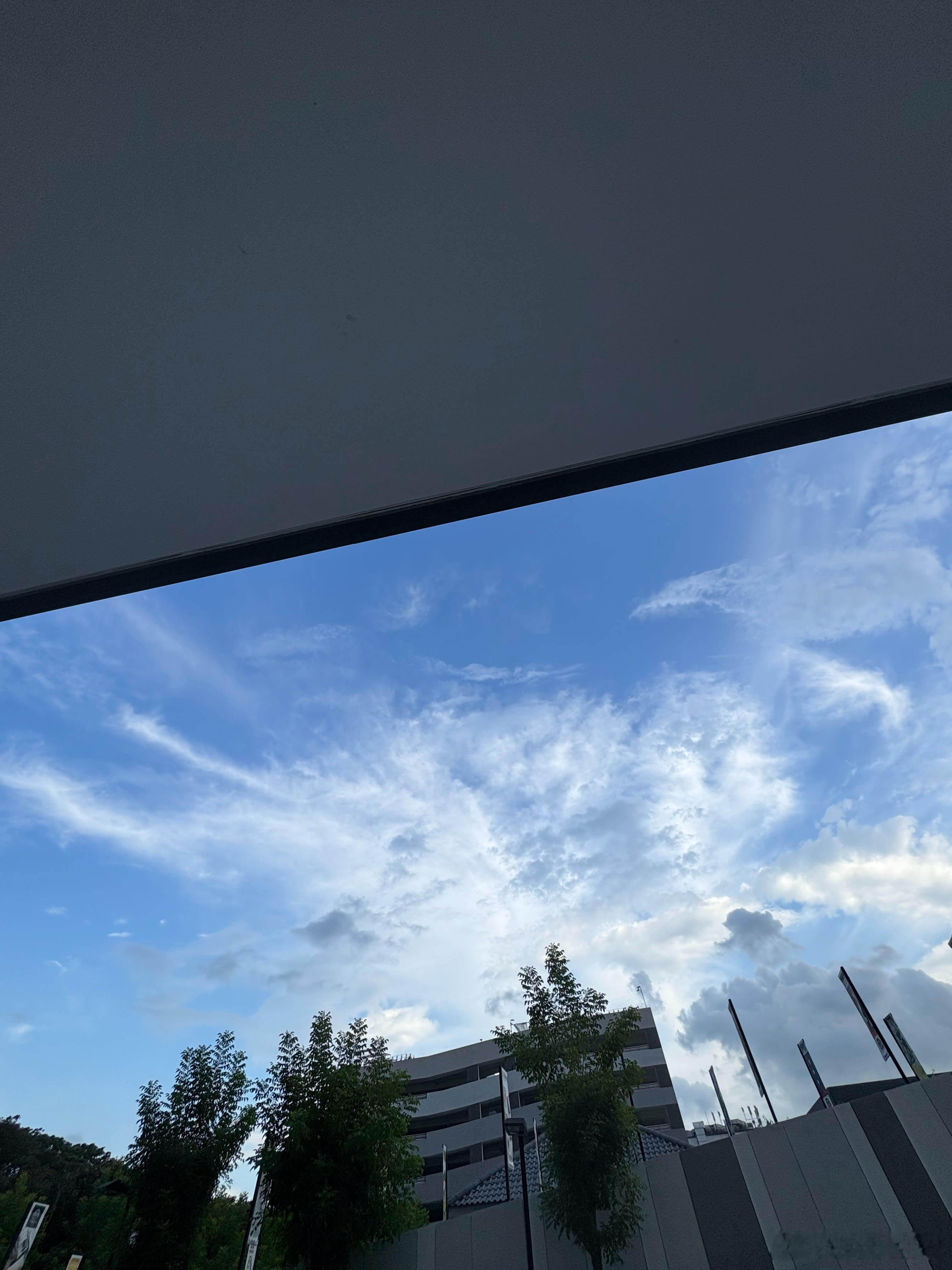时间决定你会在生命中遇见谁你的心决定你想要谁出现在你的生命里而你的行为决定最后谁
