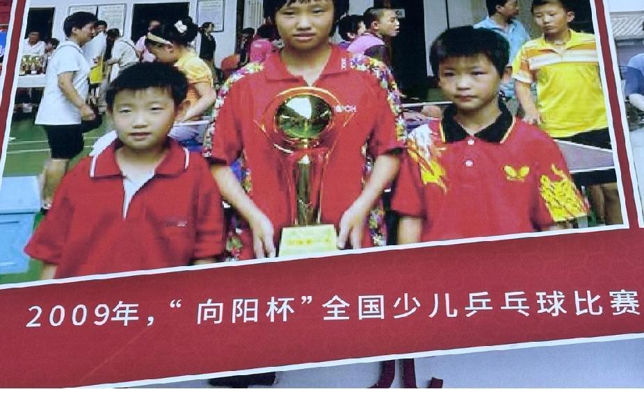 从小豆丁到世界之巅！孙颖莎的成长轨迹太好哭了谁能想到，如今在赛场上大杀四方