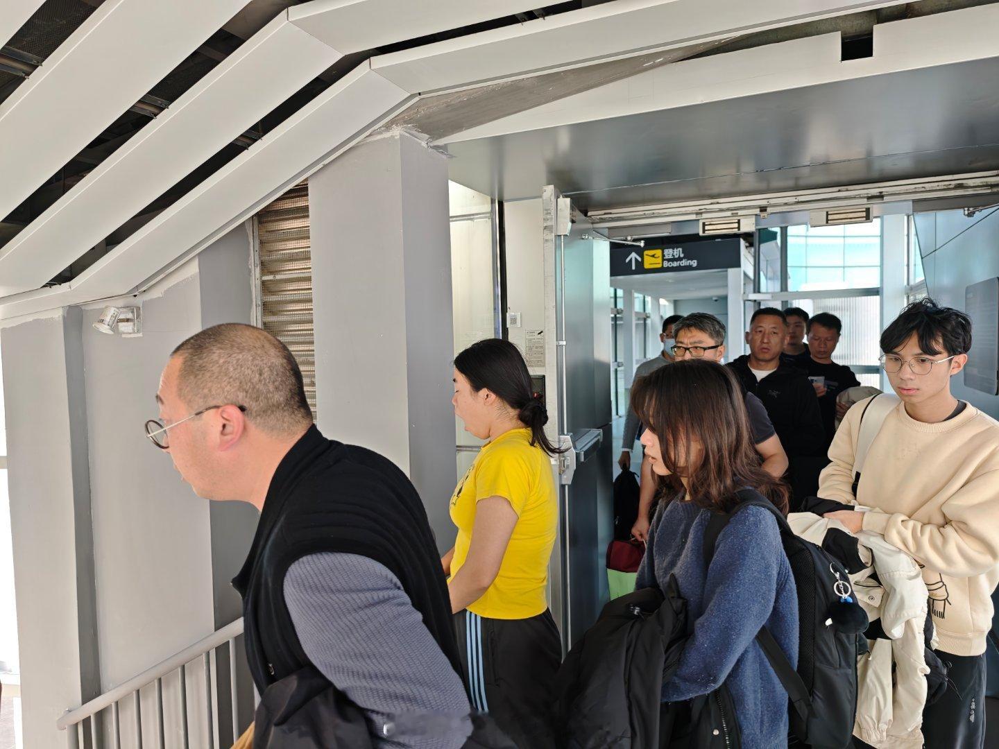 白云机场真的是我觉得最空有其表的国际大机场没有之一最近把t1转到t3中间不方便旅