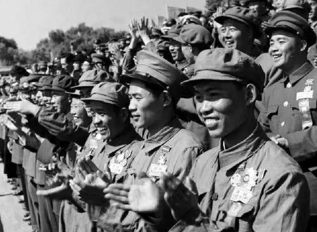 130万志愿军回国，该如何安置？杨勇提出1计，毛主席：按他说的办！1958年