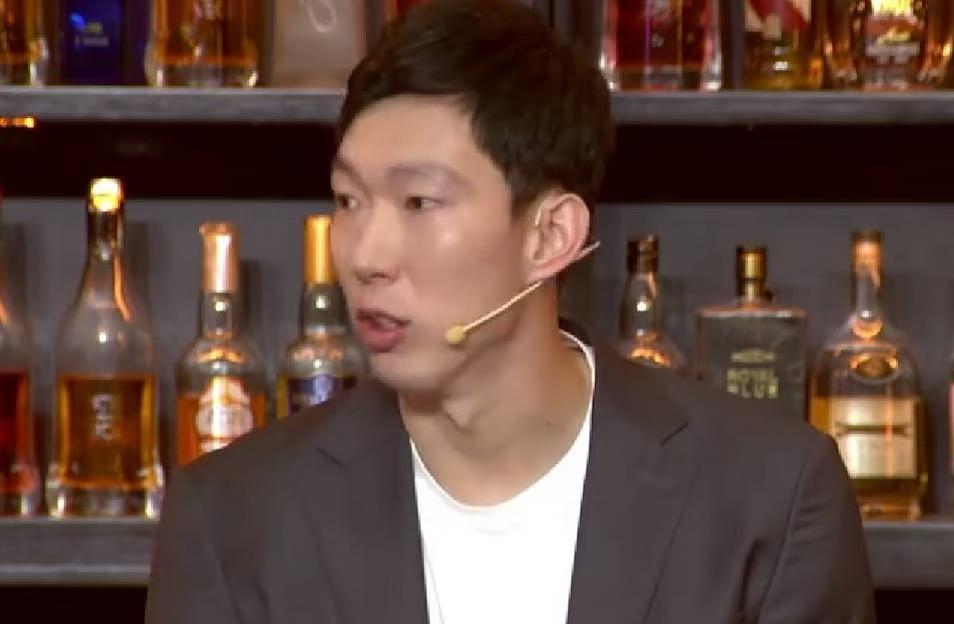 周琦这刚被淘汰，就解说NBA的比赛了！CBA半决赛，北京首钢1-3不敌上海男篮