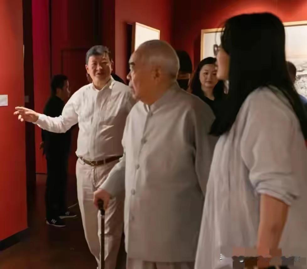 画家范曾发声明断绝和女儿及继子的关系，在法律上有效吗？我理解，在法律上无效。