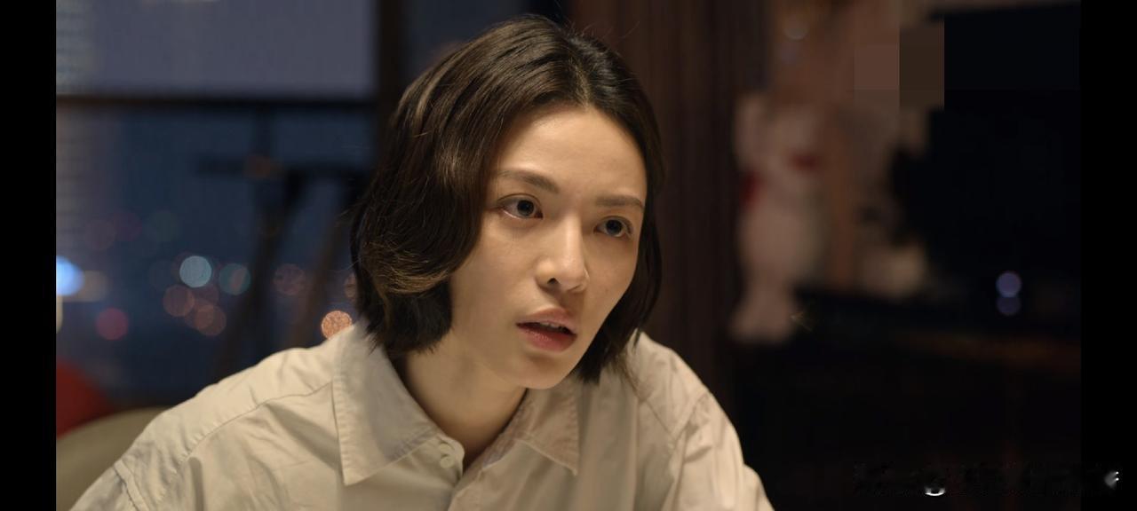 电视剧《蝉》最新剧情中，随着丁宁（钟楚曦饰演）一步步查到隐秘基地线索，余颂凡（