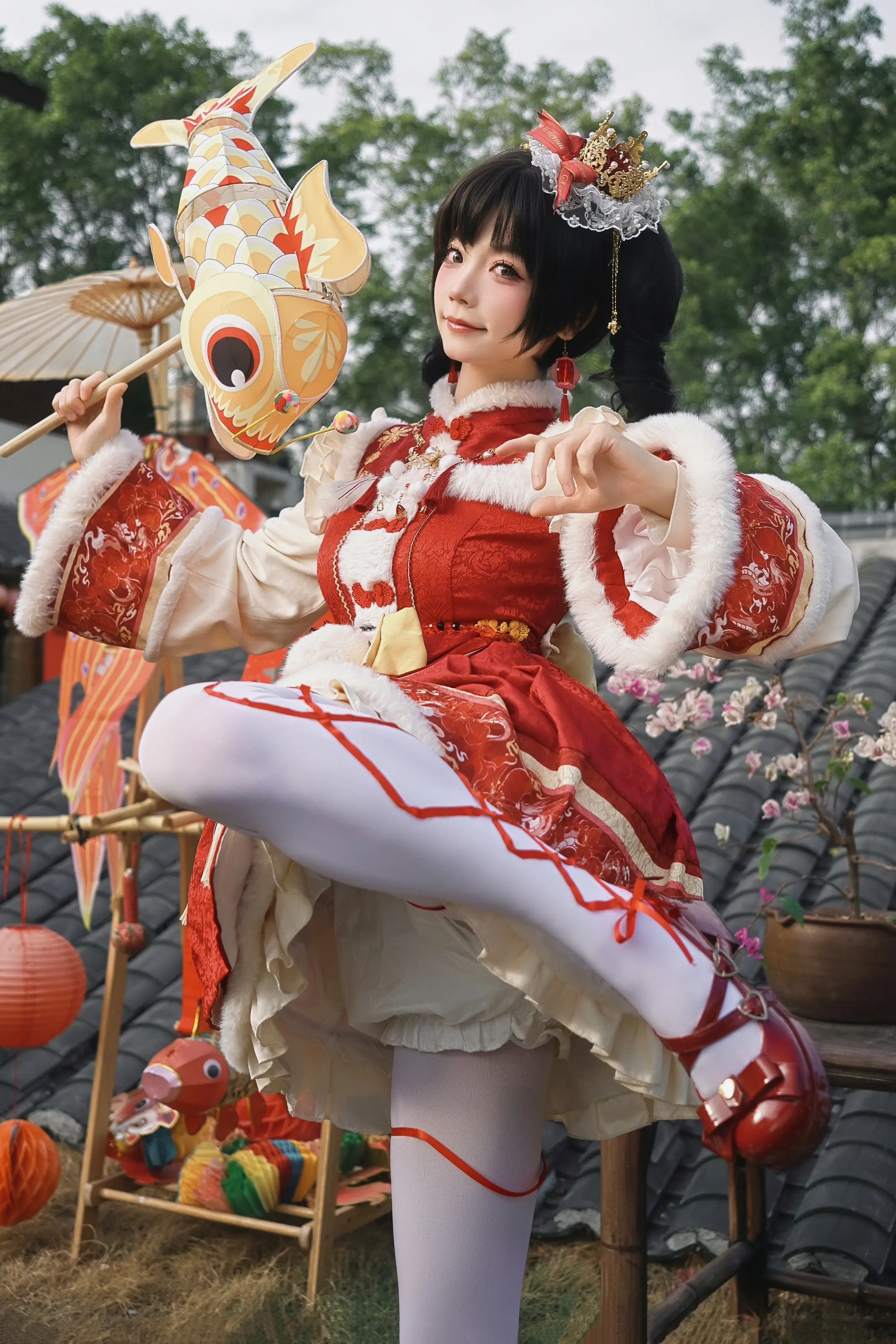 我妈说穿得像年画娃娃，直到我摆出这个姿势。上一条视频里的姿势照片📸 ...