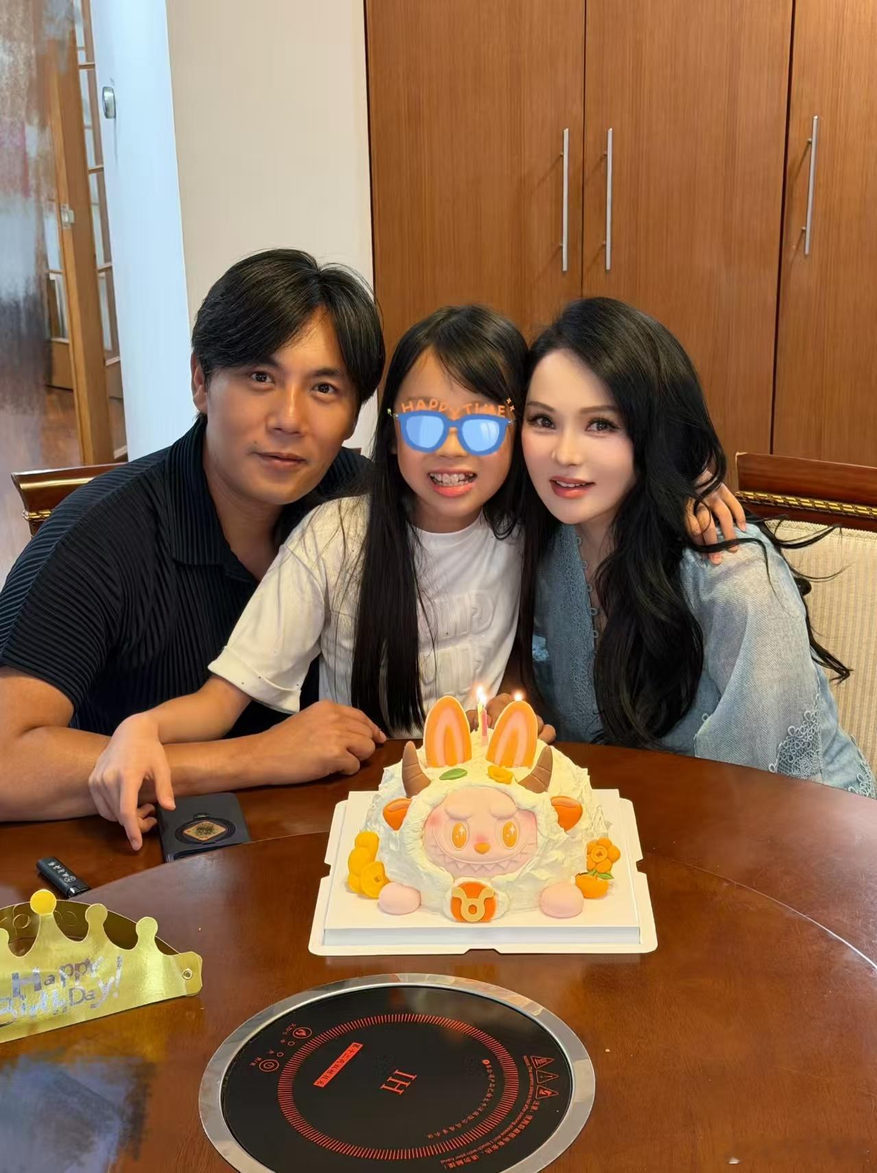 【伊能静晒合照为秦昊庆生】伊能静发长文祝秦昊48岁生日快乐5月19日，伊能靜发