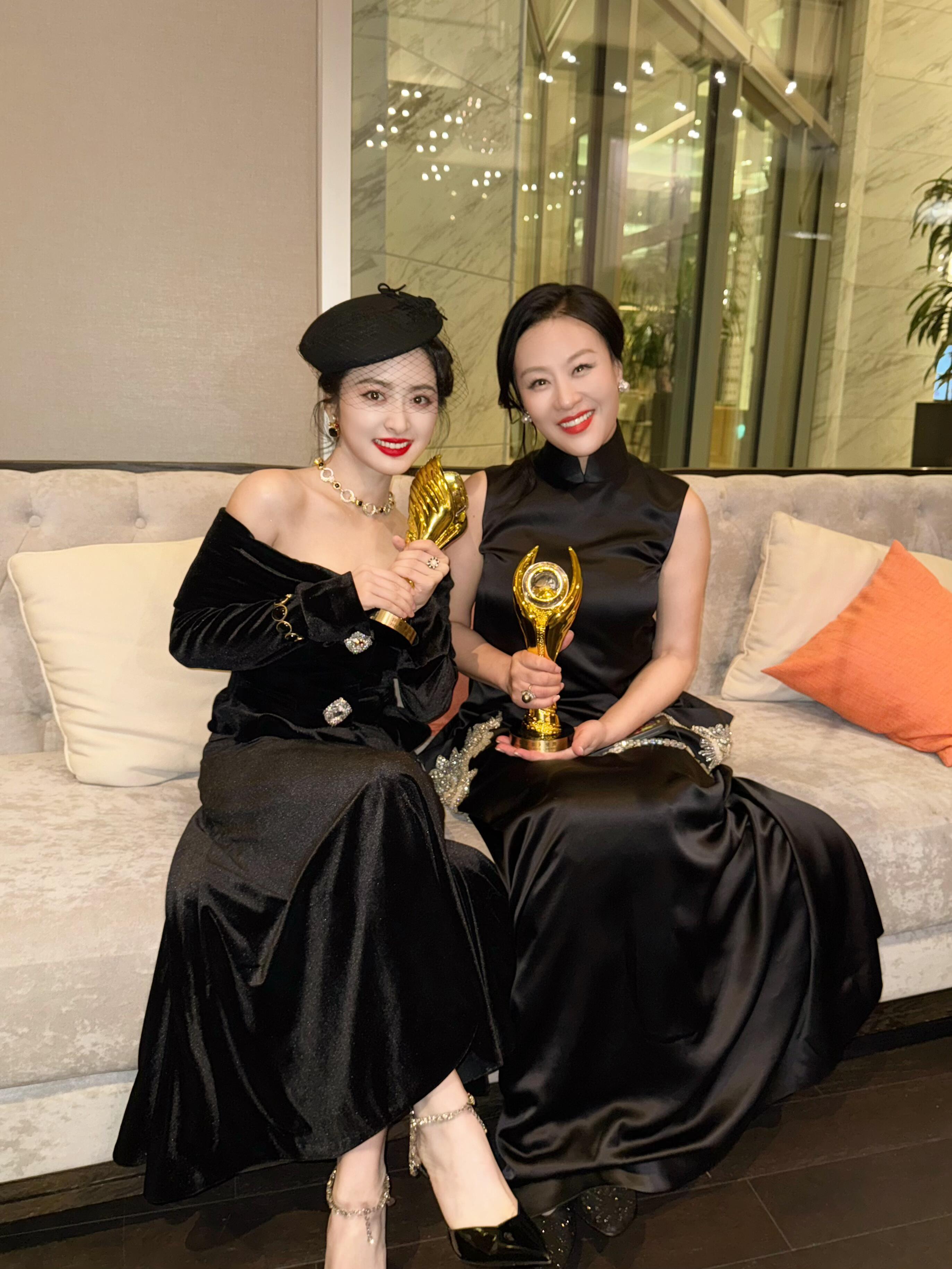 月月的好莱坞碎片🧩沈月邬君梅合影沈月勇闯好莱坞​​​