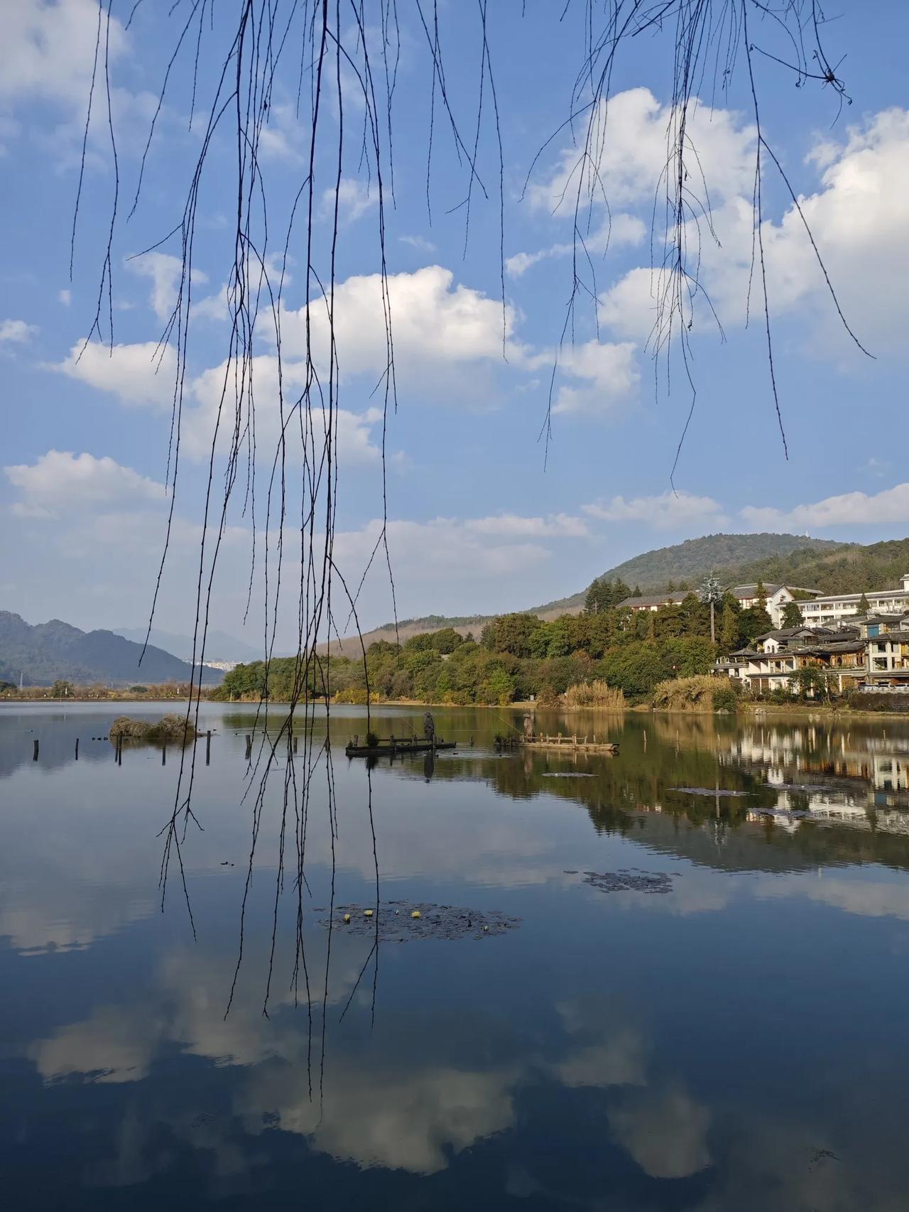 我今年62岁，和老伴前两天去了云南腾冲旅居了一个月。我们住的是当地很有名的养