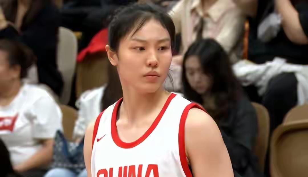 中国女篮不负众望5分险胜来访的尤文图特女篮，李缘7分，杨舒予上场30.57分钟，