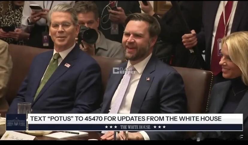 万斯遭遇耻辱一幕！特朗普：有话就说，毕竟你副总统1月29日，特朗普召开了内阁