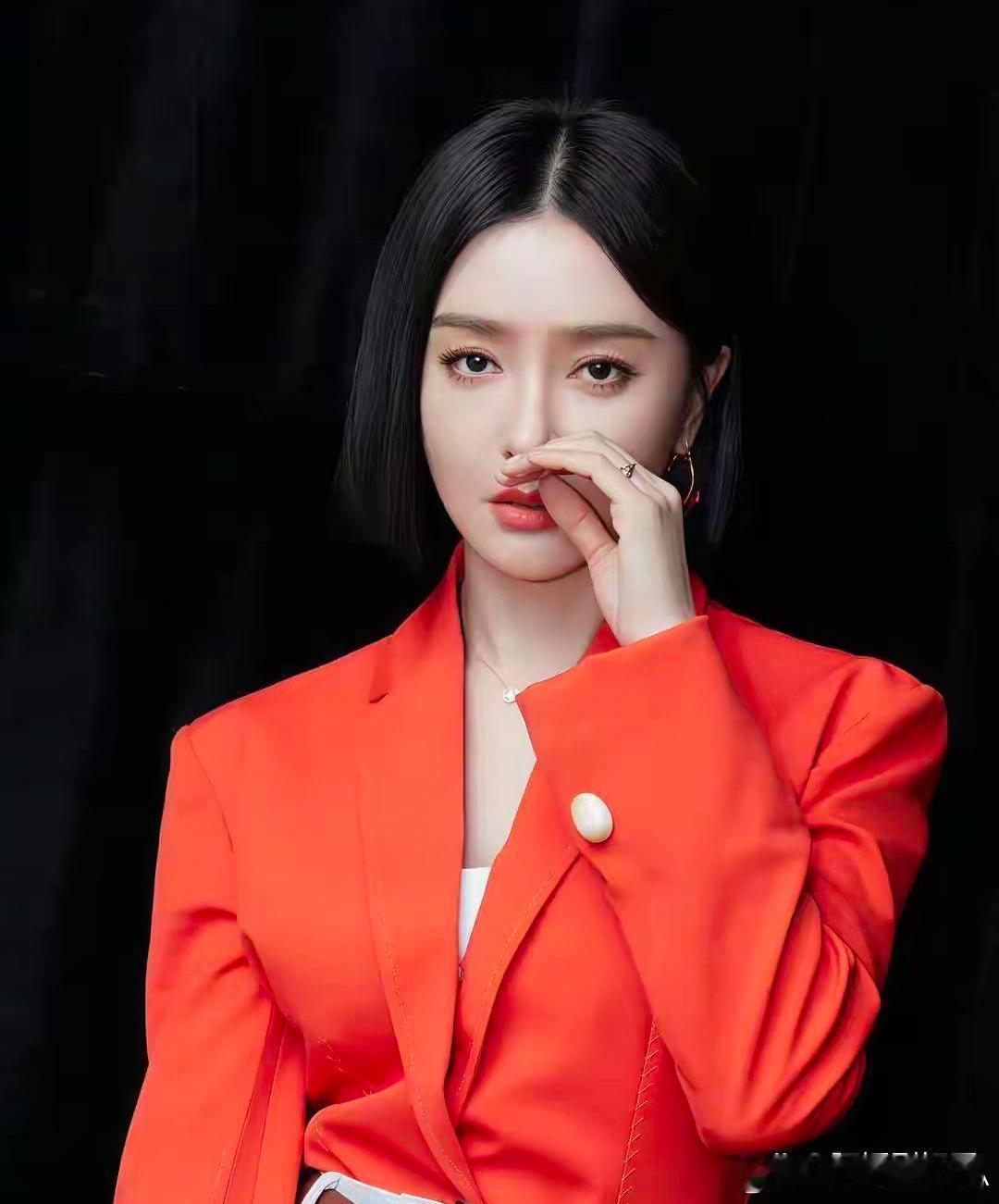 1、秦岚依旧没有结婚的打算，简单来说，她年轻时看透了太多感情里的得失，也不想靠婚