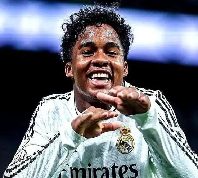 6000万天才被甩卖，别信“未来可期”这四个字。皇马刚用他时，安切洛蒂给7