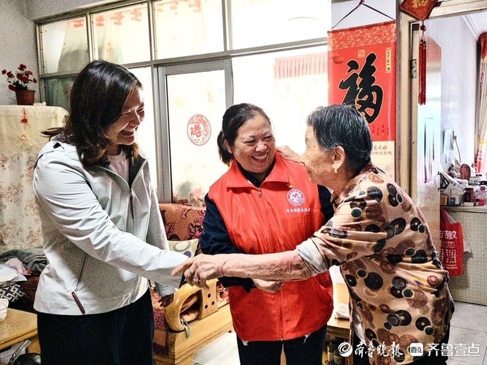 文明在心能源在行, 重阳服务情暖社区老人
