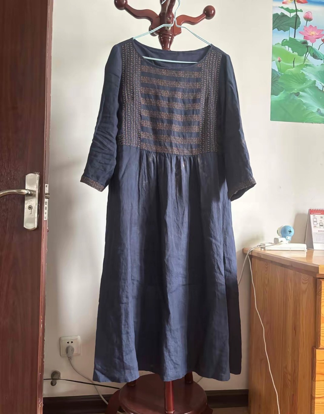 以后再也不买亚麻的衣服了，太难伺候了。这是我花1000多元大钱，割肉在商场买的亚