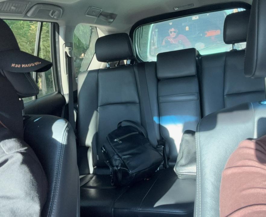我又被老公的孝心裹挟了，下午没有接上小学的二妞和住宿回家的大妞，而是坐上了回老家