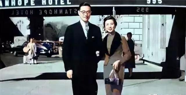 “你没钱，我有！”1954年，一个富家小姐执意要嫁给穷小子为妻，父母极力反对，为