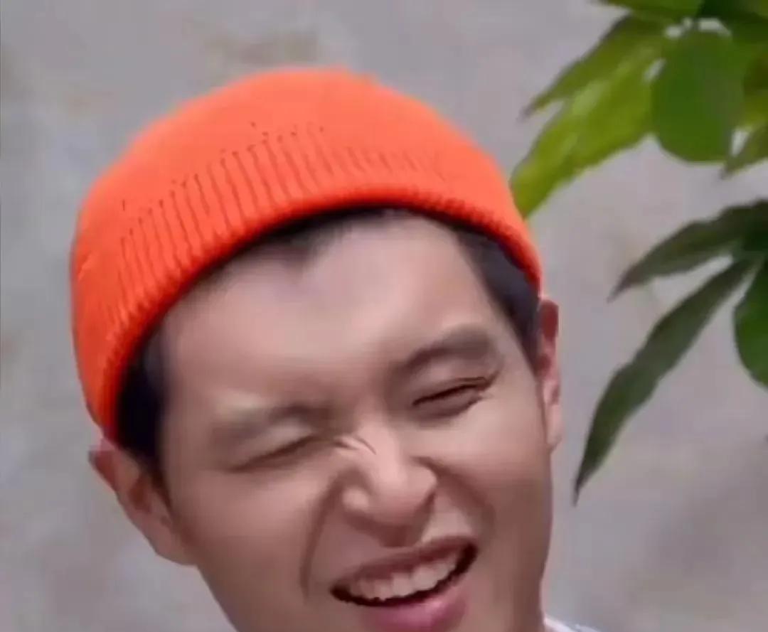男人至死是少年啊看看马頔，真是太形象了在音乐节上说：“我36岁了，依然是一个