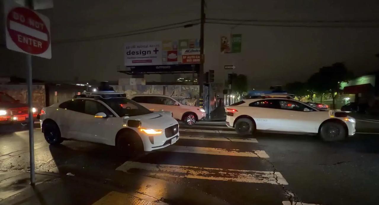 为什么信号灯失灵，Waymo无人车就瘫痪了？上个周末旧金山大停电期间，Waym