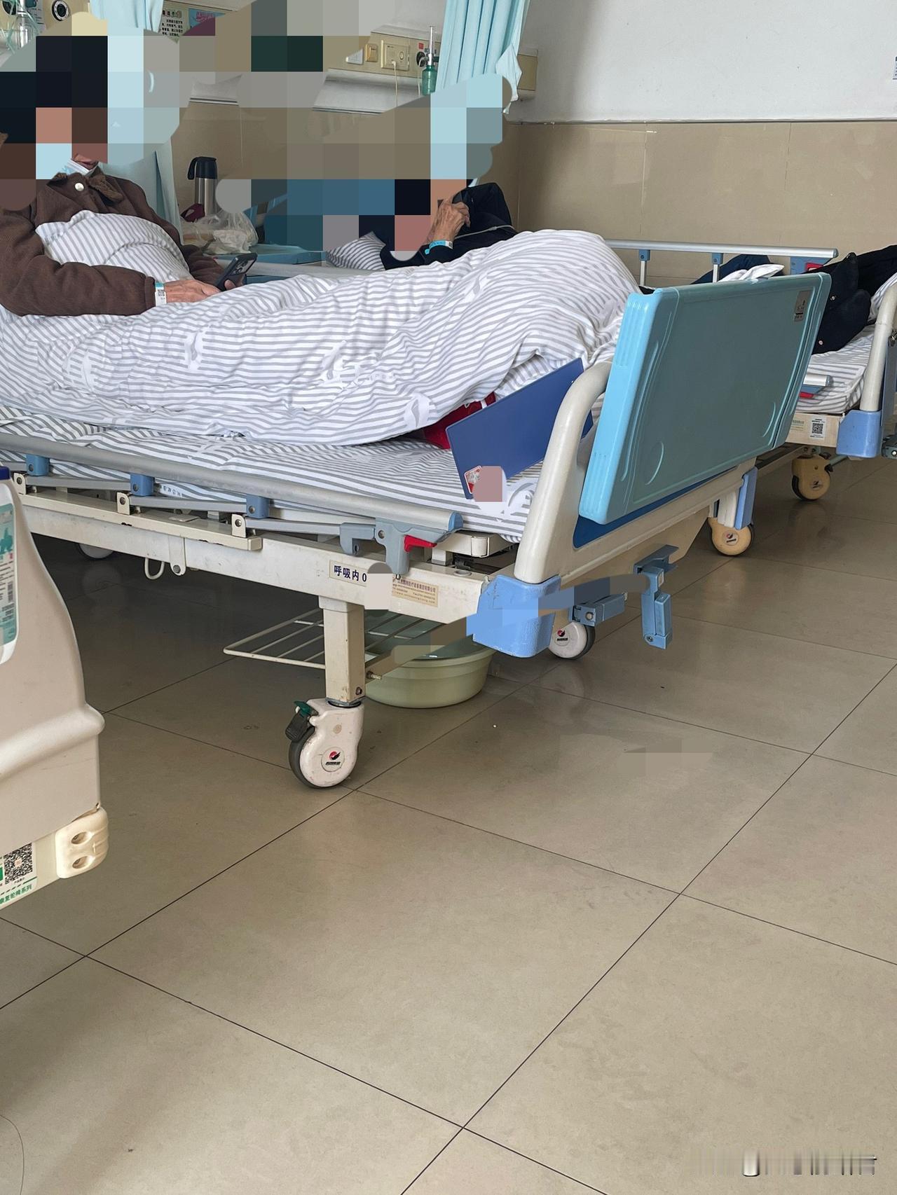 这次流感还是挺厉害的，我儿子也感染了，一星期吃药没吃好，现在弄到住院了。在病房