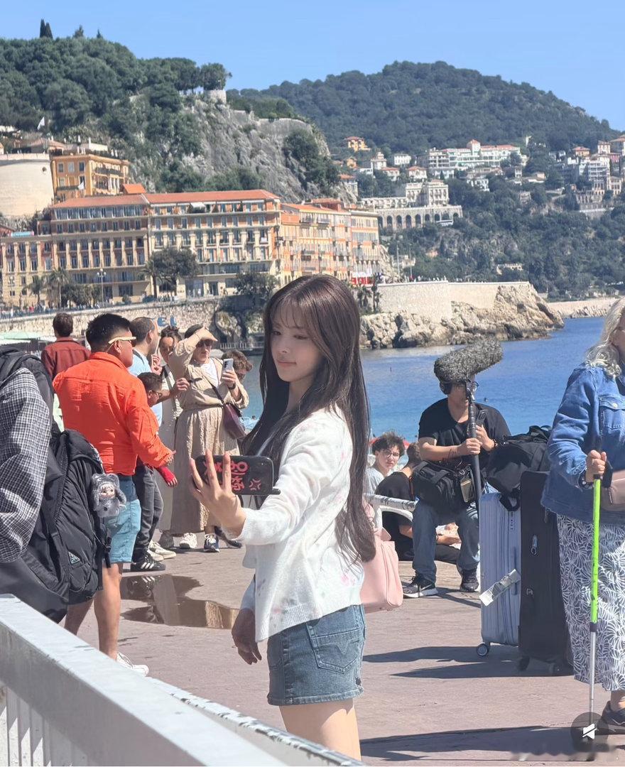 杨超越的变化真的好大啊，以前她在内娱给人的感觉就是打扮不出多精致的样。然后这两年