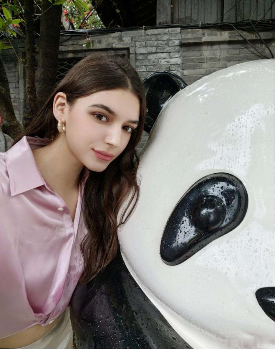 预算两千元的拍照手机该怎么选探店博主别犹豫！10月17日华为nova14活