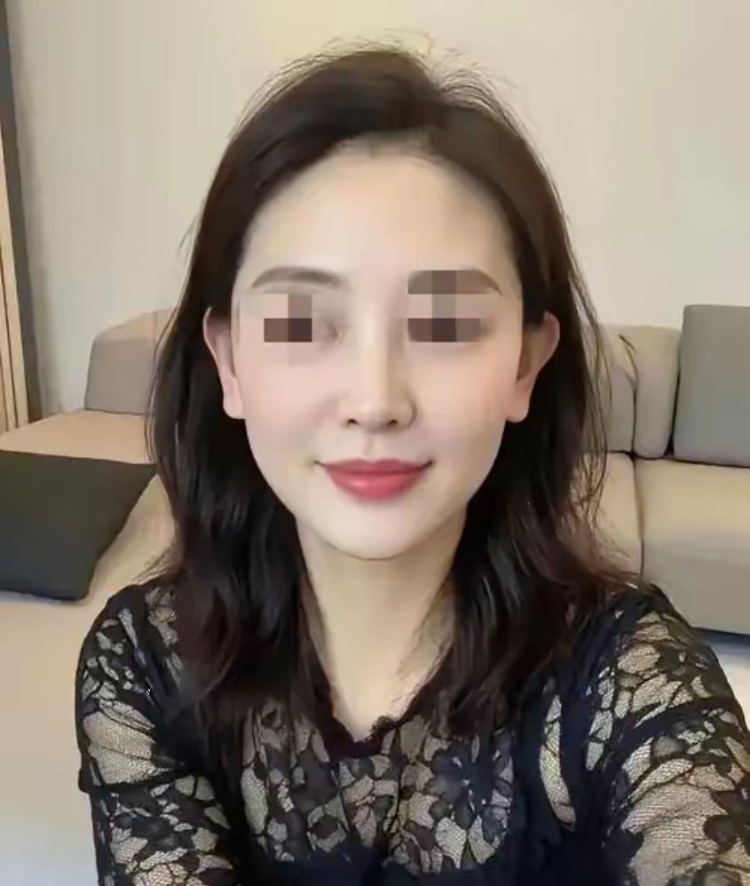 老公有个女同事，30多岁，长得特别漂亮，就住在我们小区对面。不知咋的，女同事上