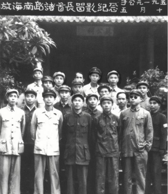 1950年海南岛战役前，40军参谋长宁贤文因畏惧渡海作战，开枪自伤脚部试图避战。