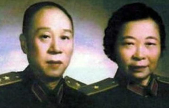 1955年，开国女将军李贞回乡探亲，遇到了打骂她的第一任丈夫古老三，当二人再相见