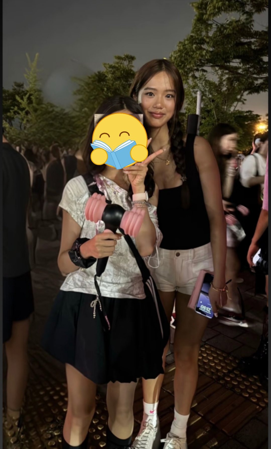 网友偶遇钟丽缇女儿Jaden在韩国看BLACKPINK演唱会，Jaden遗传了妈