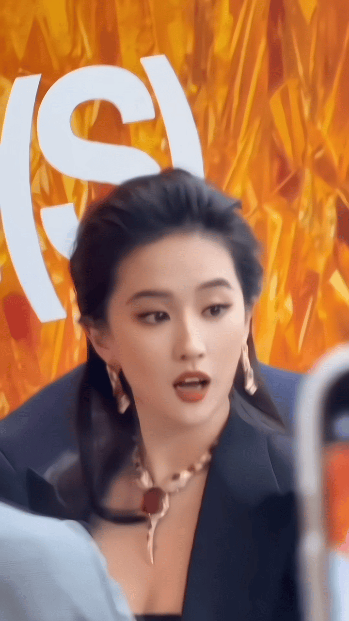 这场活动唯一不满意的就是……八饼不在[doge]建议赔一个vogue[doge]​​