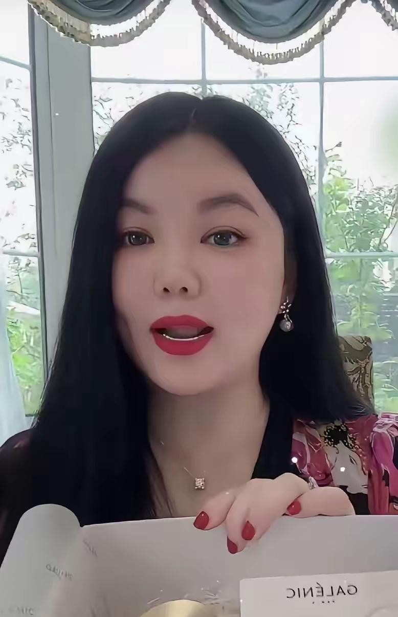 李湘带货唯一的好处就是不坑穷人！一直觉得李湘还挺有人情味的。你看她那么胖，她也