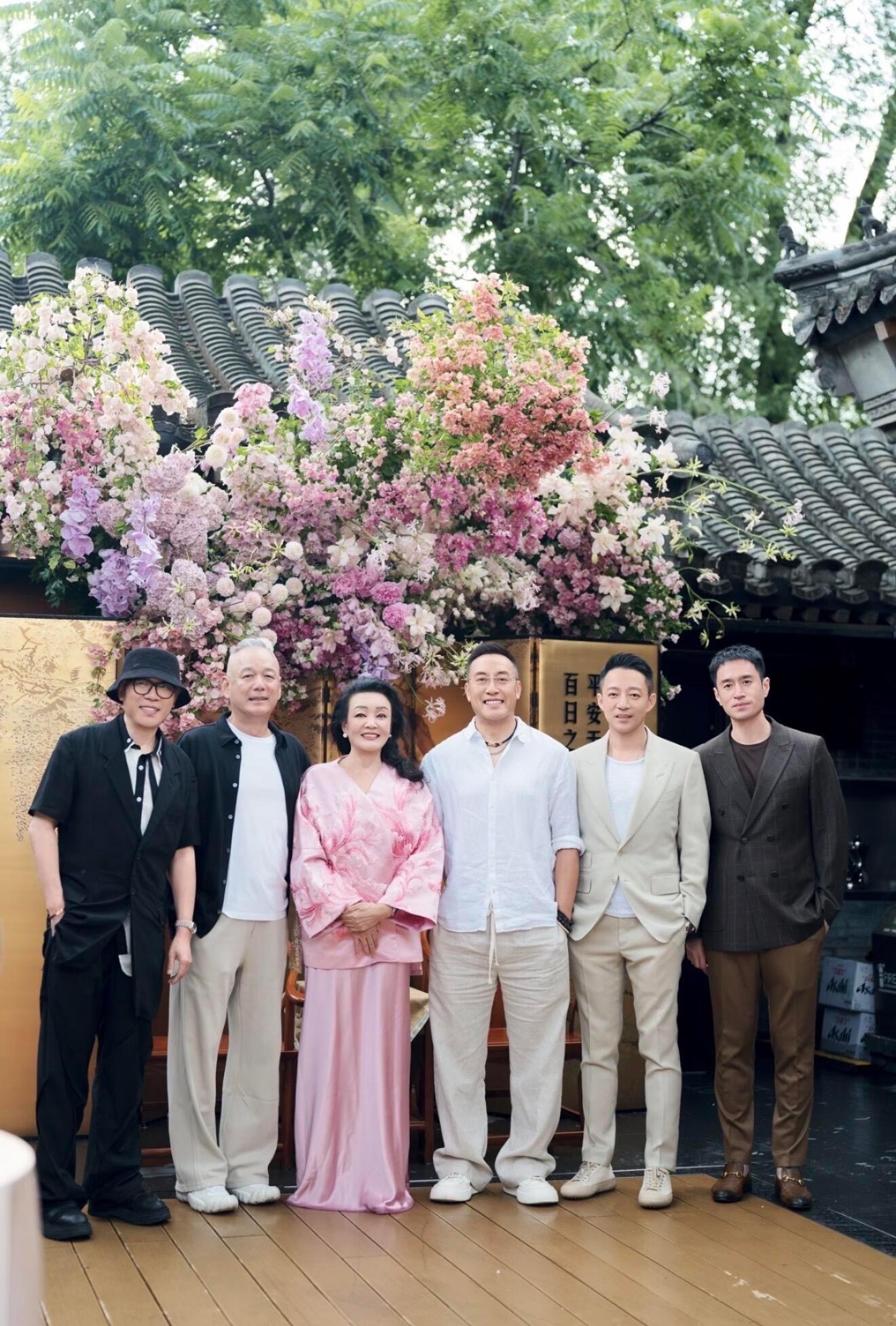 汪小菲、马筱梅为儿子庆百日宴，祖孙三代齐聚。6月7日，汪小菲晒为小宝宝庆百日宴，