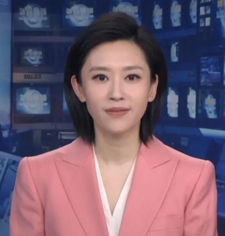 真的被新闻联播主持人王音棋惊艳到了。她端庄大方，气质干净舒服，温婉又大气，越