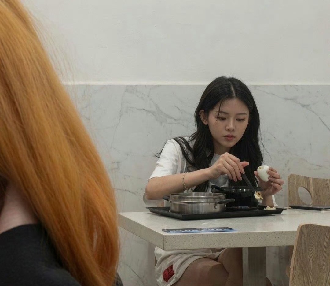 当初厂里的杨超越，谁能想到未来会成为顶流