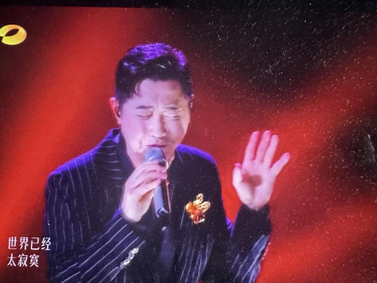 庾澄庆这是喝了多少啊，歌曲改编后好癫狂。完全不是印象里那首“让我一次爱个够”了