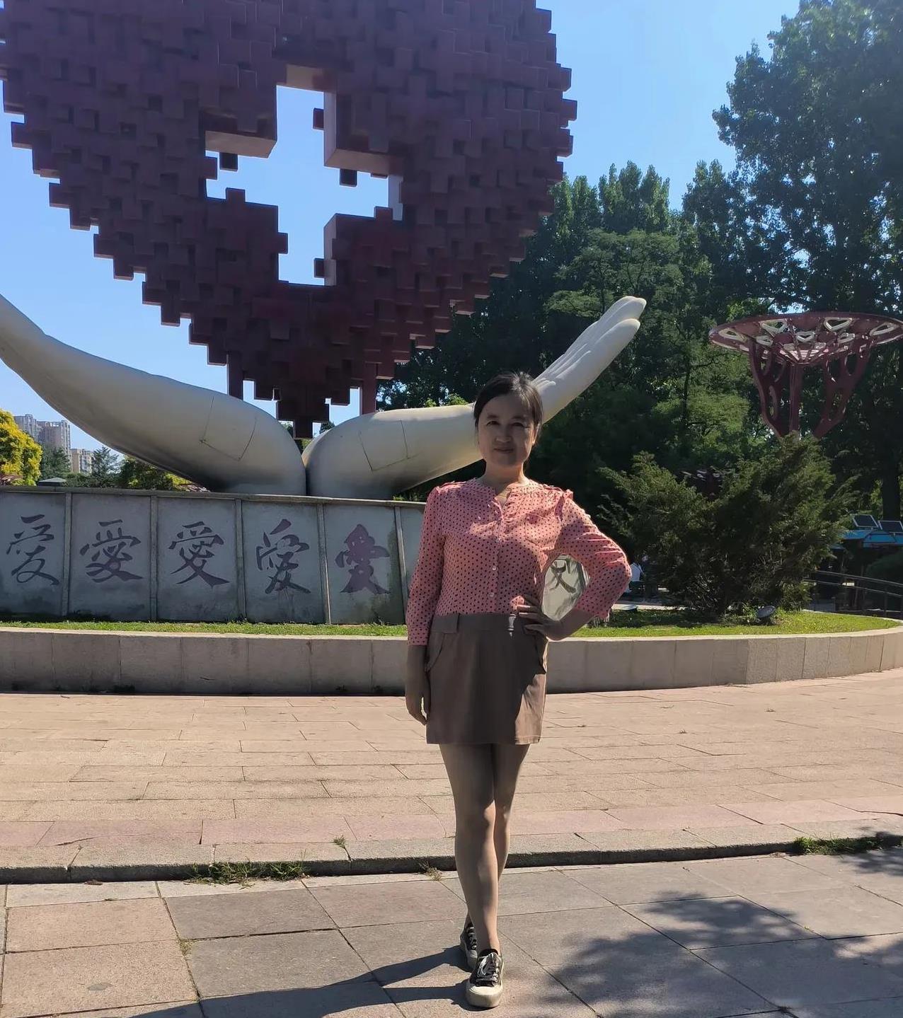 “就你这点退休金吃饭都吃不饱，还有钱吃水果？你可别吹了[捂脸哭][捂脸哭]”73年