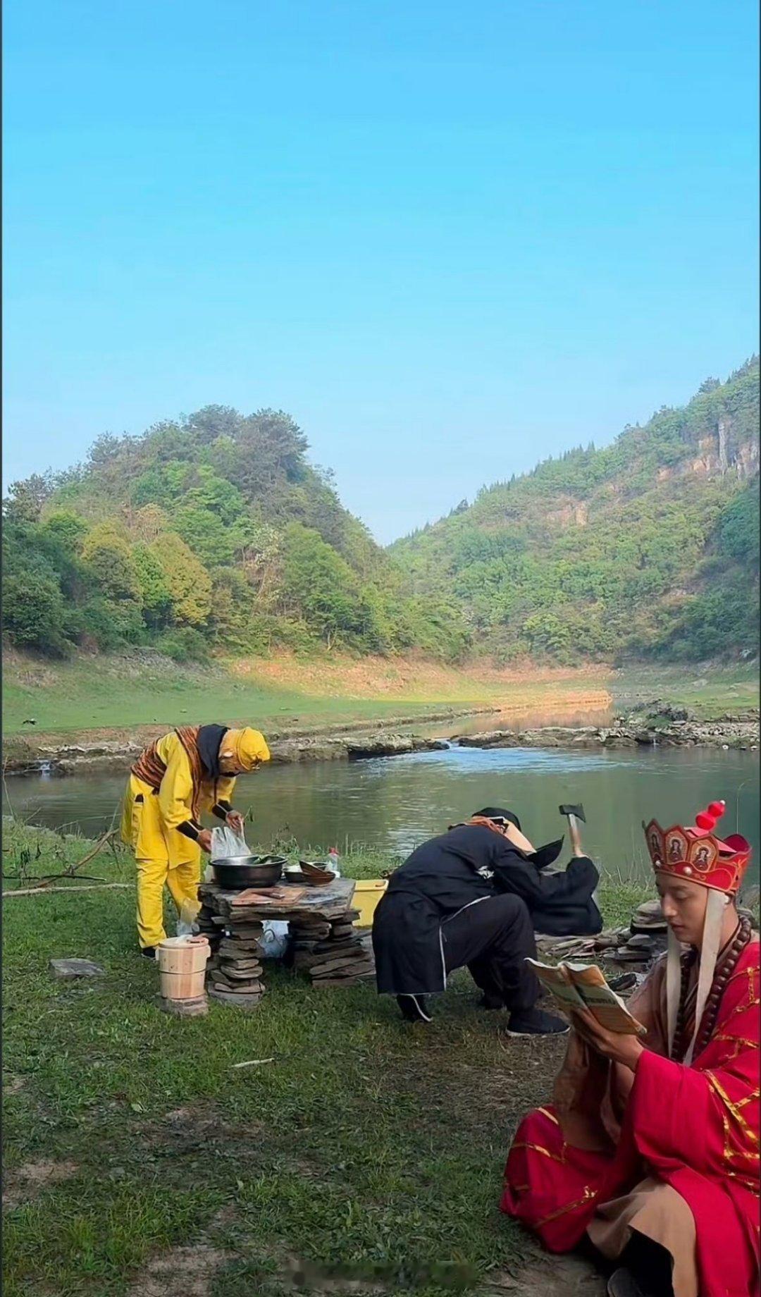 现在都开始有人直播西天取经了这个直播间我还真刷到过演的还挺像啥时候能到女儿国