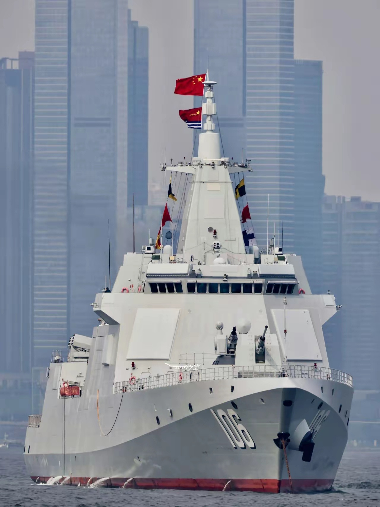 刚刚看到一个说是我们的055海军编队通过霍尔木兹海峡保护我们中资船队，真的假的？