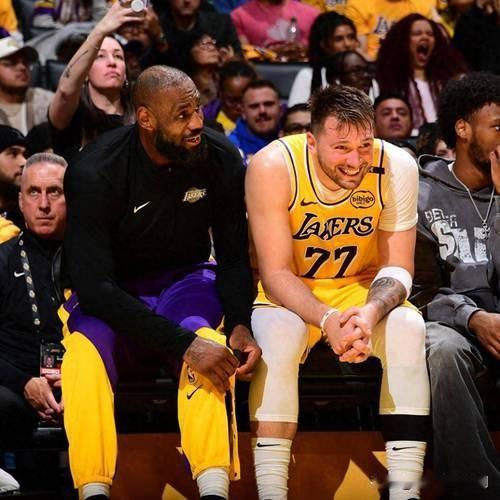 北京时间2025年12月25日，火箭队公布了圣诞大战对阵湖人的伤病名单。大前锋阿