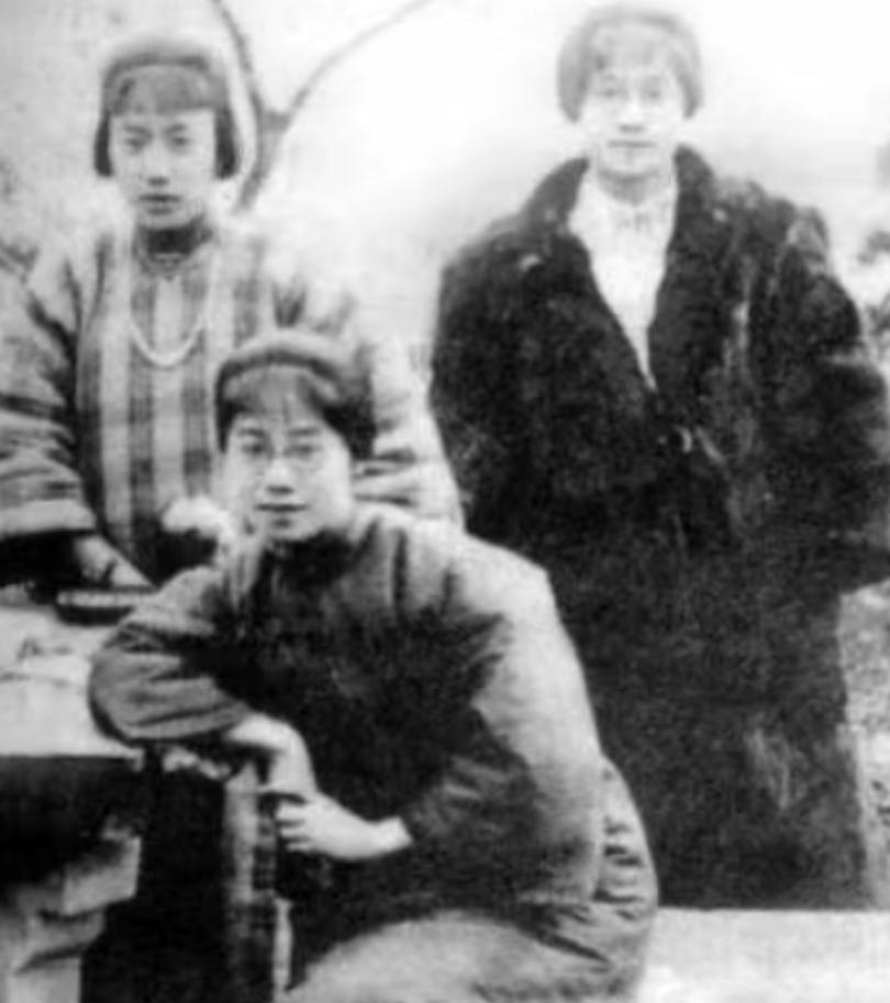 1900年，连生两女的朱环佩再次怀孕，丈夫：“再生女儿我就纳妾。”谁料，