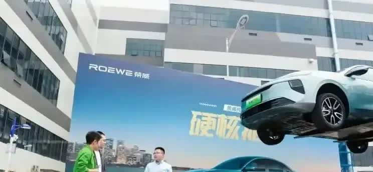 这就是现实啊！6％家庭，买50万元以上的车；12％家庭，买20~50万元