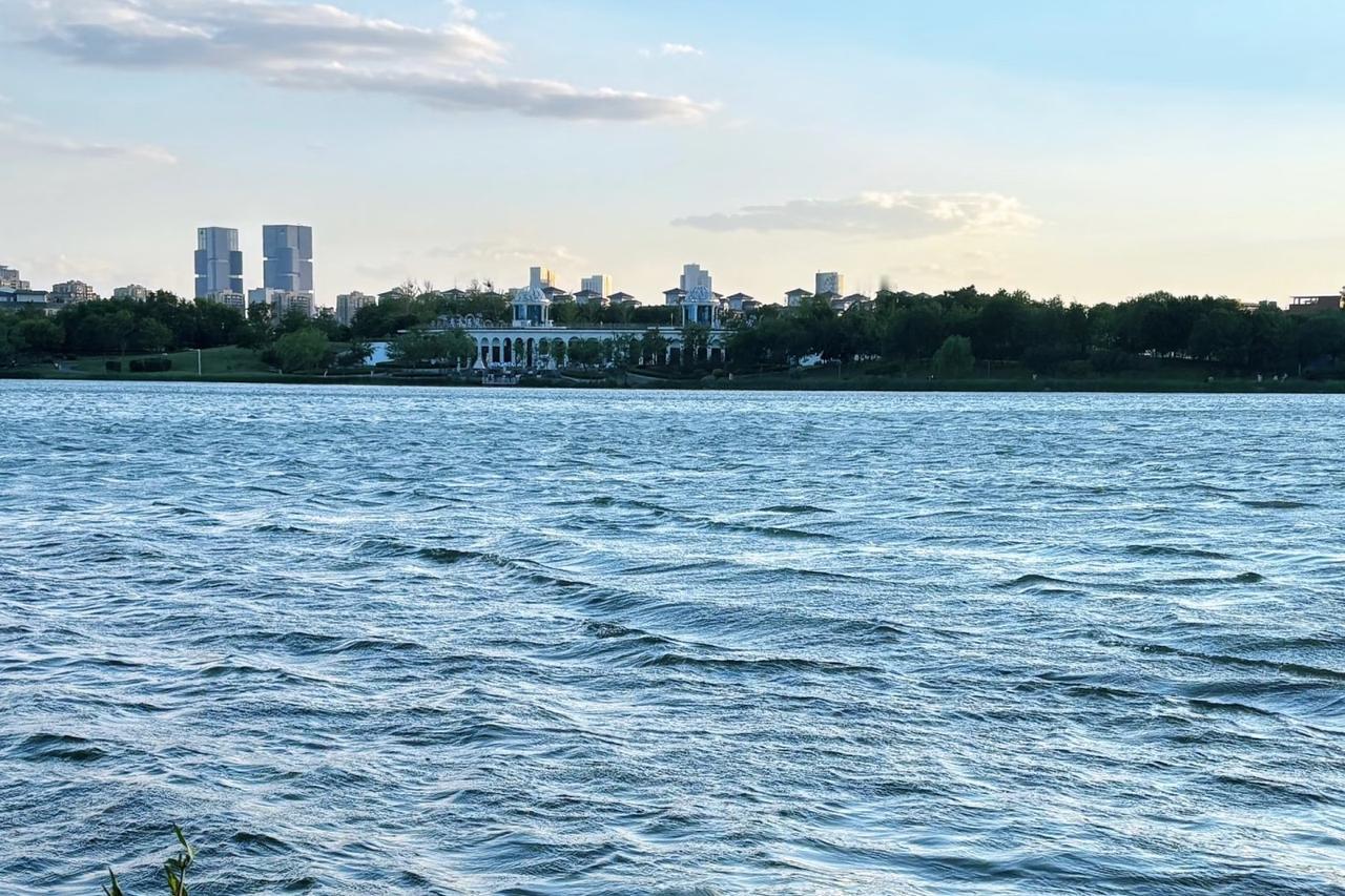 我哥真是活不了太久我哥今年60岁了，刚刚退休，一个月能拿6000块养老金，可是