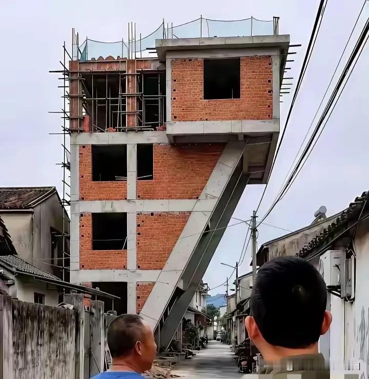 一个敢设计，一个也是真敢住……[汗][汗][汗]