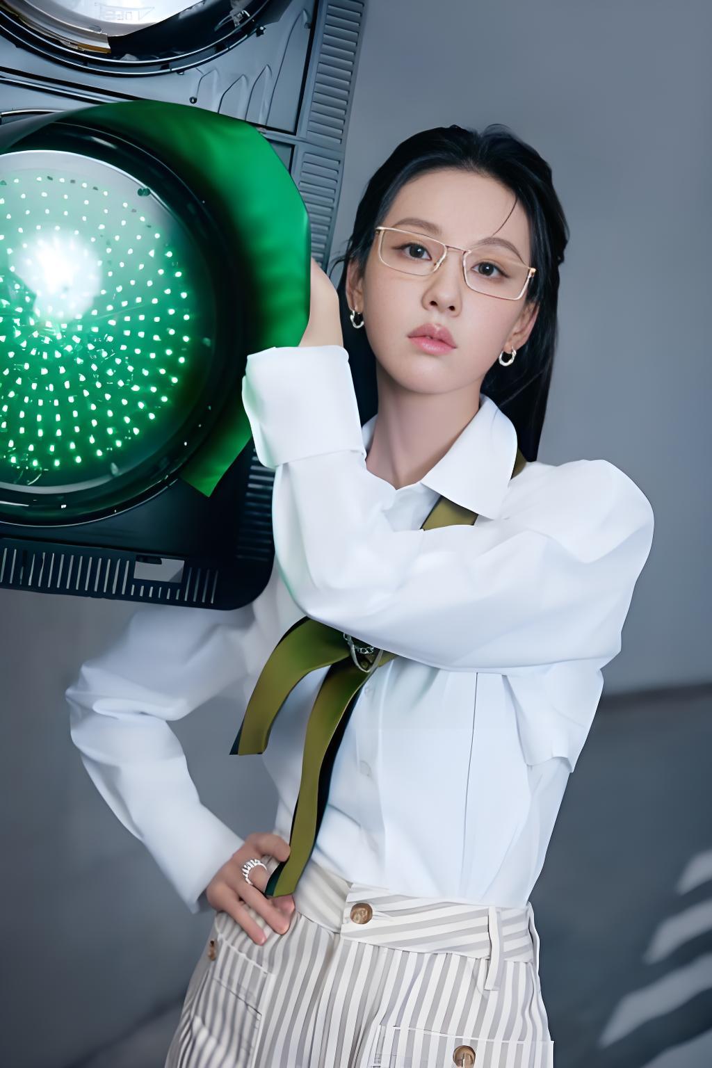 陈都灵[比心]代言零跑A10…虽然车小，且广告创意有点中二，但…[玫瑰]我