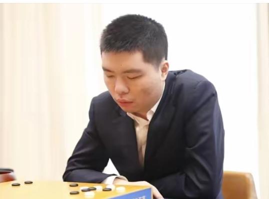 全运会围棋决赛~二李分获男女公开组冠军第15届全国运动会群众比赛围棋项目