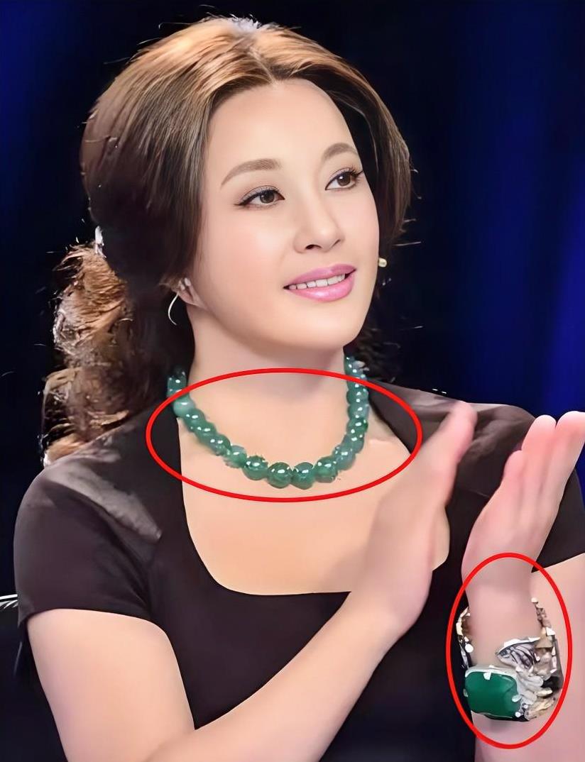 中午吃饭的时候。我把刘晓庆的事说给我妈听，一贯讨厌刘晓庆的妈妈，突然说了这样一