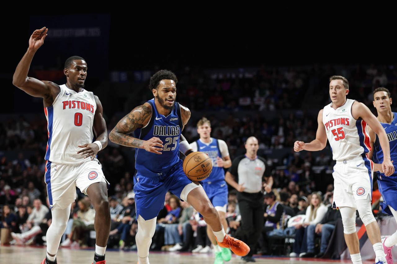 肖华：今天给NBA裁判加鸡腿，这两场比赛硬生生被推上了热搜～当球员不能决定最